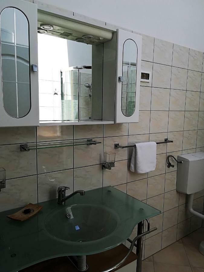 Premuda Apartman Rosanda 1 מראה חיצוני תמונה